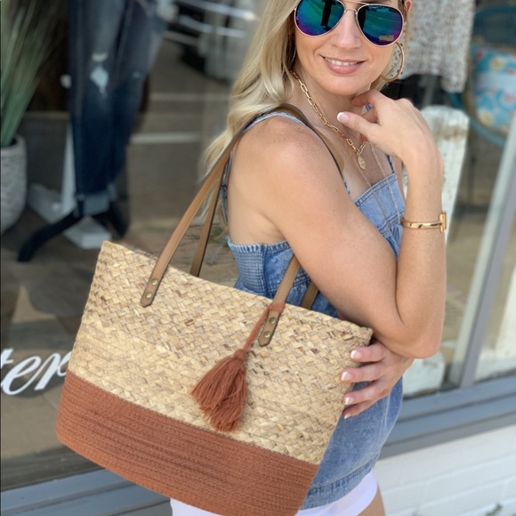 Take Me Somewhere Special Woven Bag - Picture 5 of 6